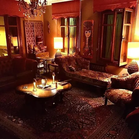 Historic 3-story Mansion With Sea View Terrace * Ayvalı