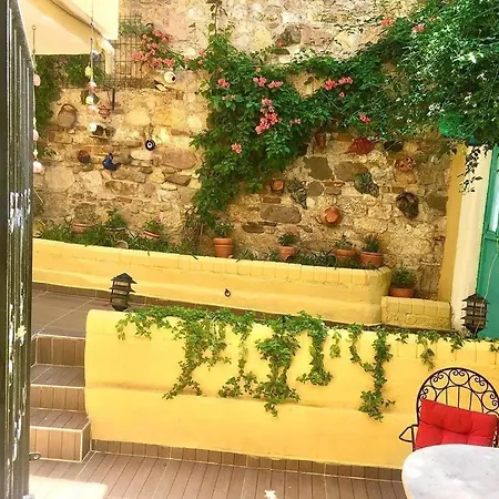 Historic 3-story Mansion With Sea View Terrace Apartman